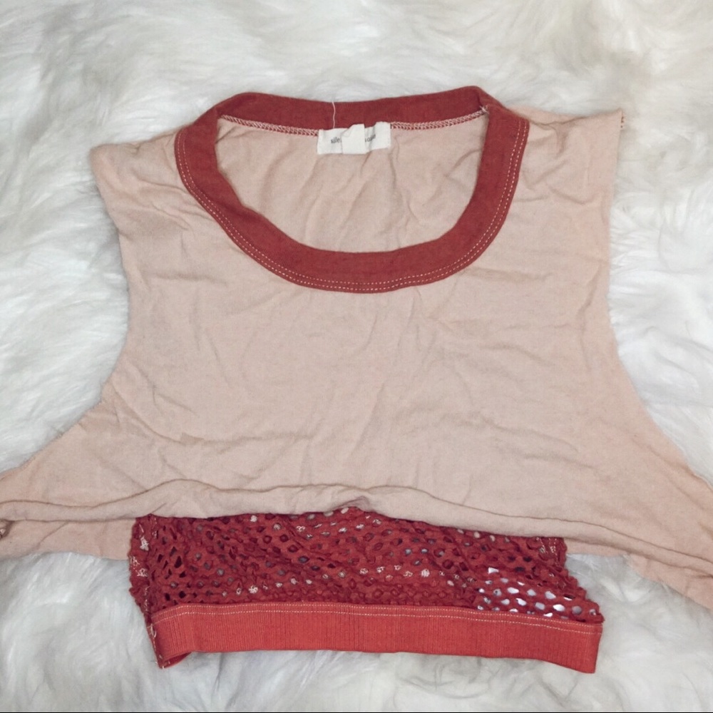 UO crop tank 🧡